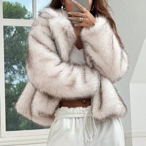 Light Grey Casual Women's Fluffy Collar Crop Jacket